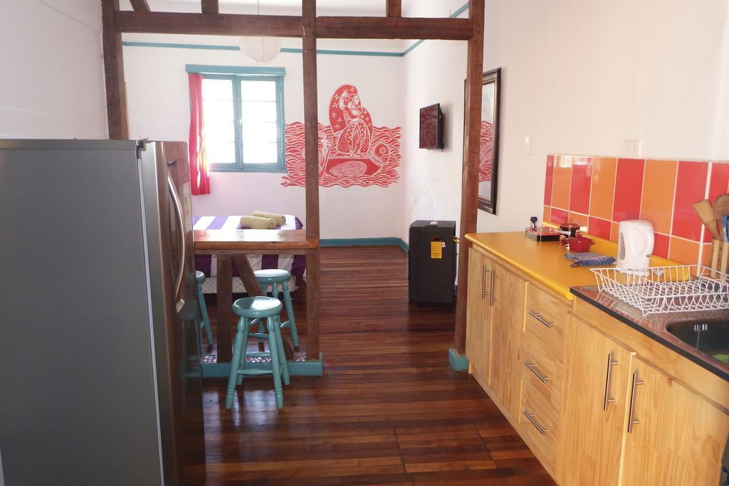 紫色柠檬之家酒店 瓦尔帕莱索 客房 照片